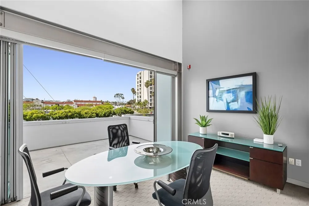 517 30th Street Newport Beach, CA 92663