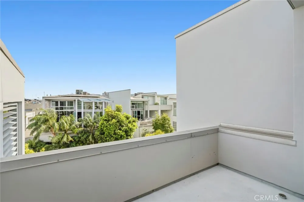 517 30th Street Newport Beach, CA 92663