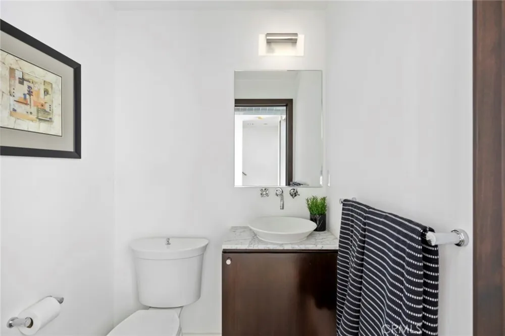 517 30th Street Newport Beach, CA 92663