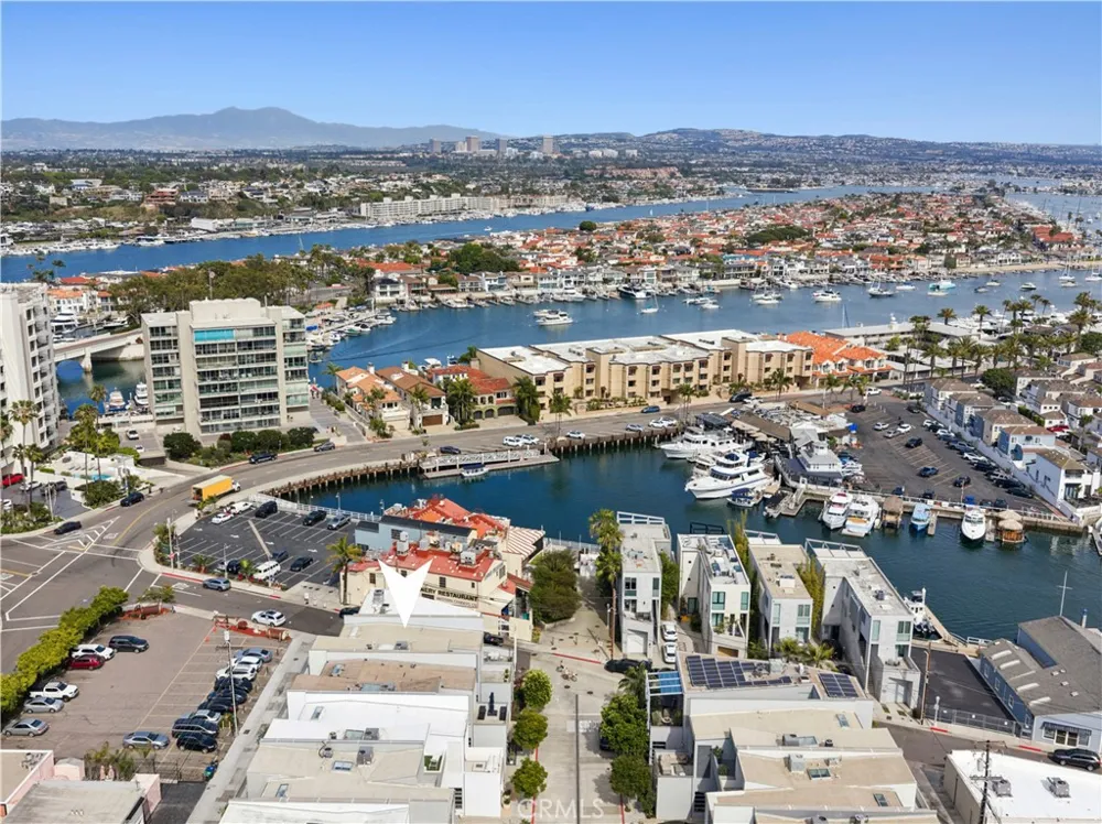 517 30th Street Newport Beach, CA 92663