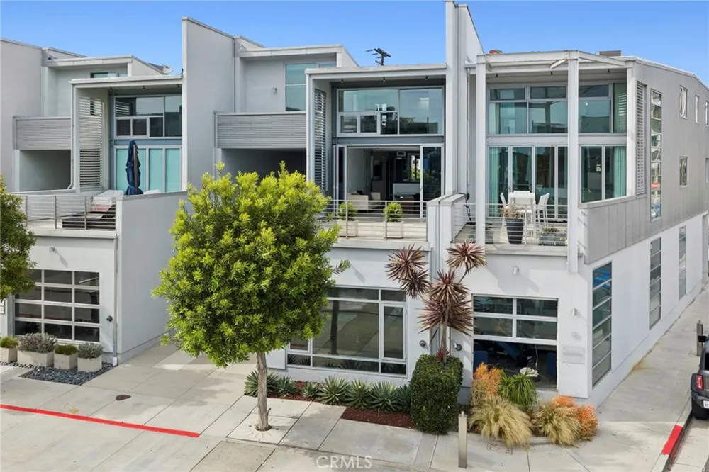 517 30th Street Newport Beach, CA 92663