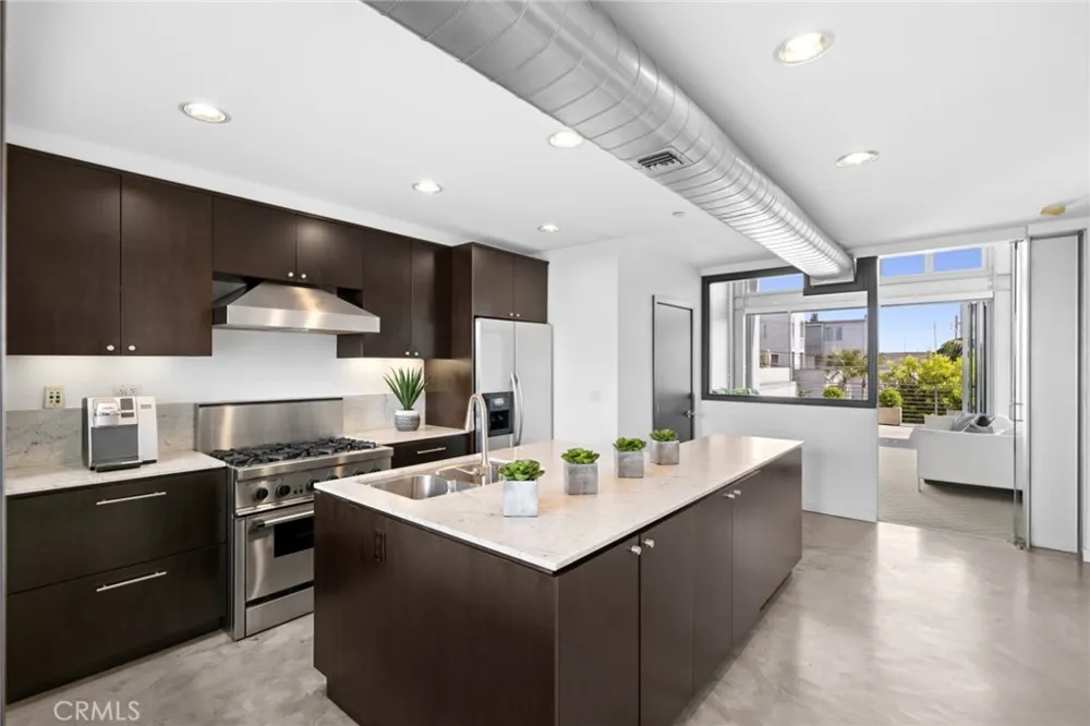 517 30th Street Newport Beach, CA 92663