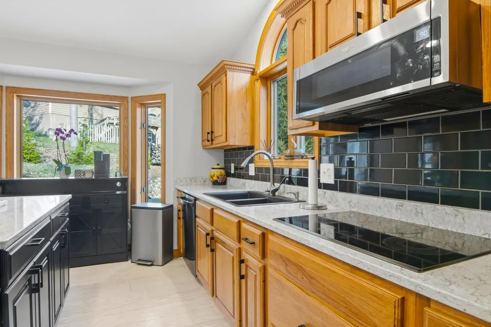 4473 Paper Birch Lane Acme Township, MI 49686