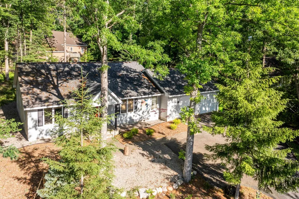 4473 Paper Birch Lane Acme Township, MI 49686