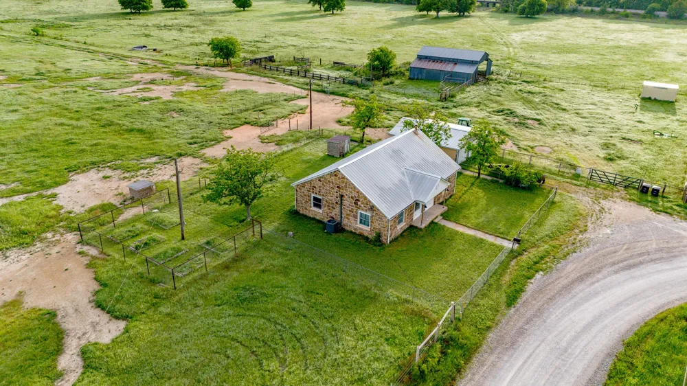 3061 Turkey Creek Road Sunset, TX 76270