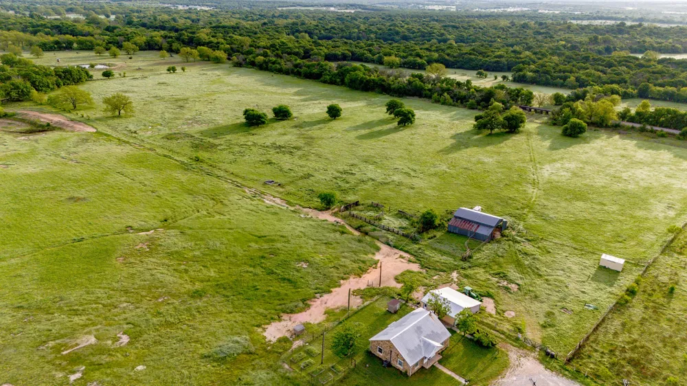 3061 Turkey Creek Road Sunset, TX 76270
