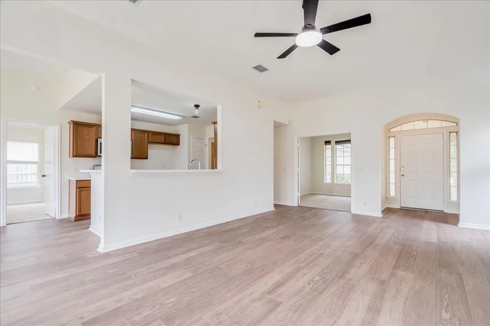 201 Elmer Cove Kyle, TX 78640