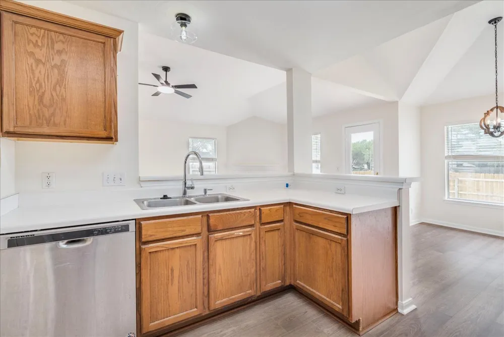 201 Elmer Cove Kyle, TX 78640