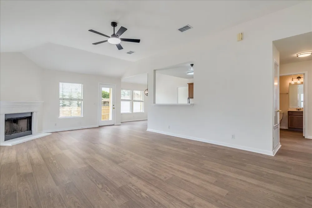 201 Elmer Cove Kyle, TX 78640