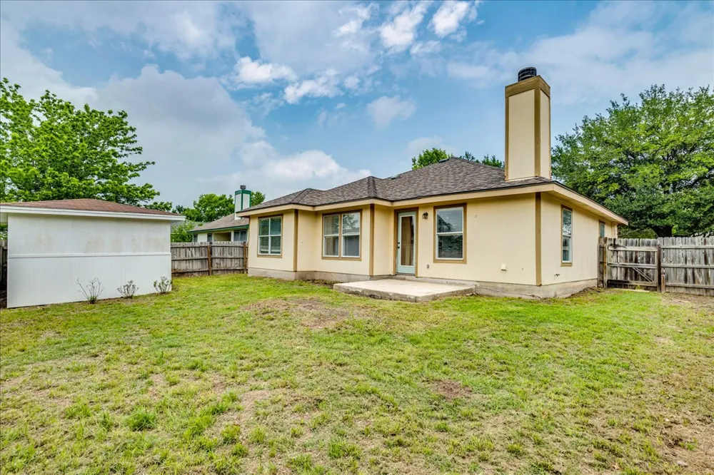 201 Elmer Cove Kyle, TX 78640