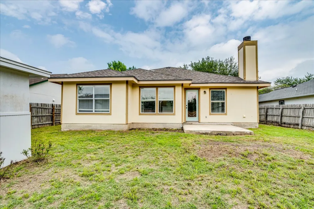 201 Elmer Cove Kyle, TX 78640