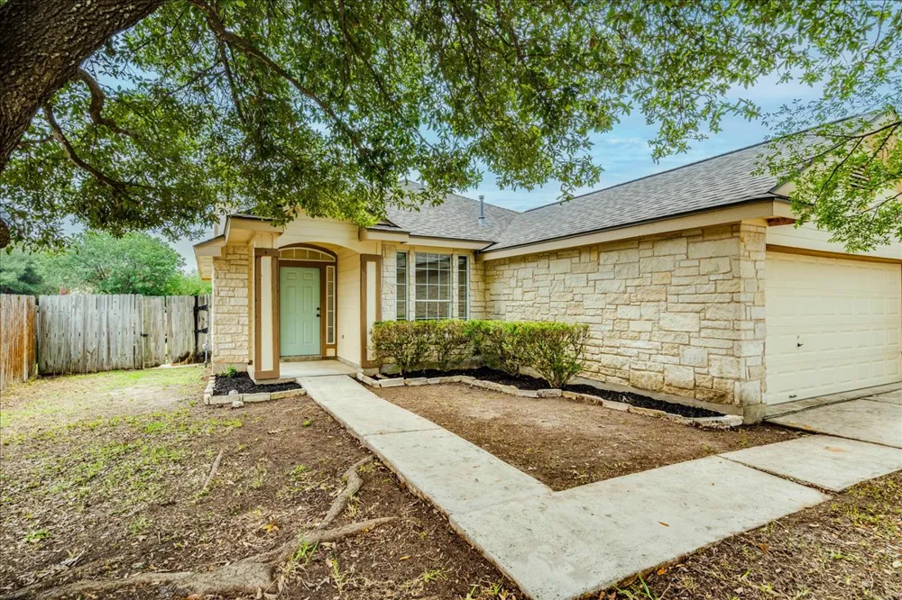 201 Elmer Cove Kyle, TX 78640