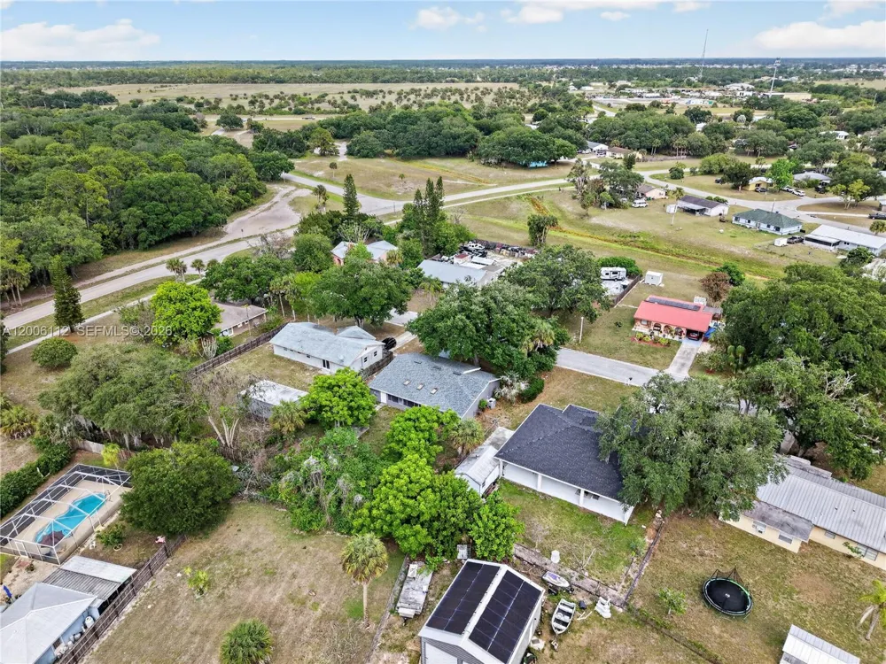 4030 SCHOOL CIR La Belle, FL 33935