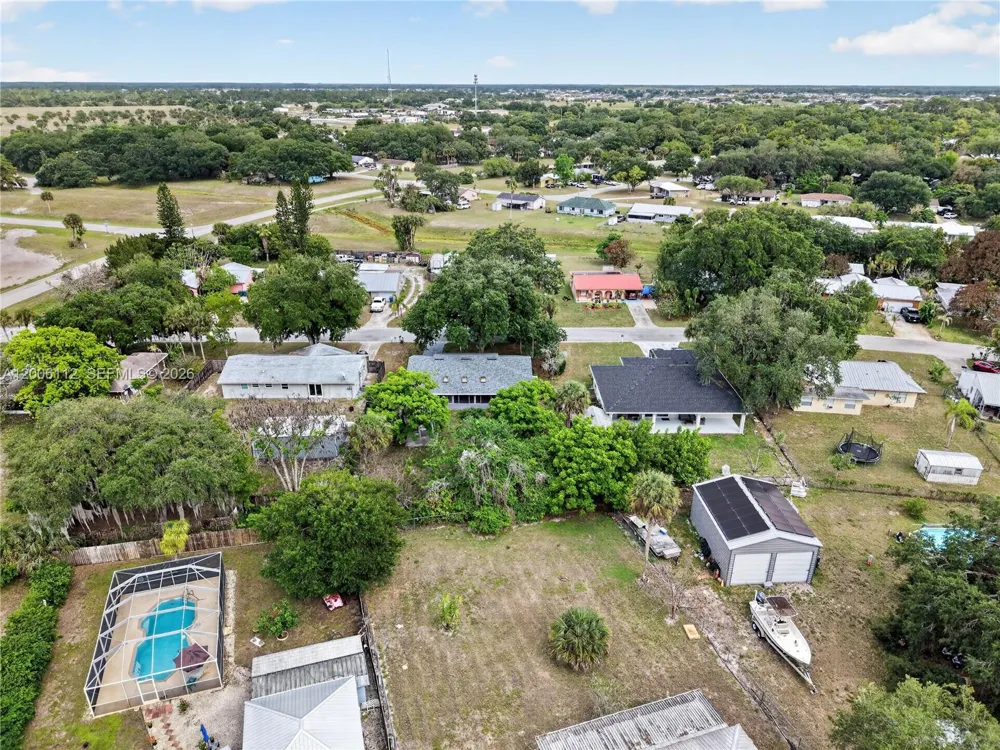 4030 SCHOOL CIR La Belle, FL 33935