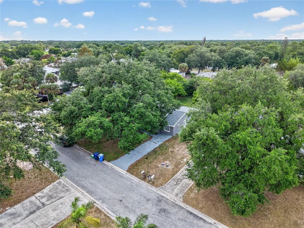 4030 SCHOOL CIR La Belle, FL 33935