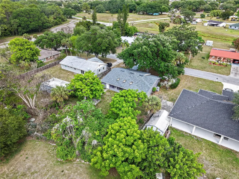 4030 SCHOOL CIR La Belle, FL 33935