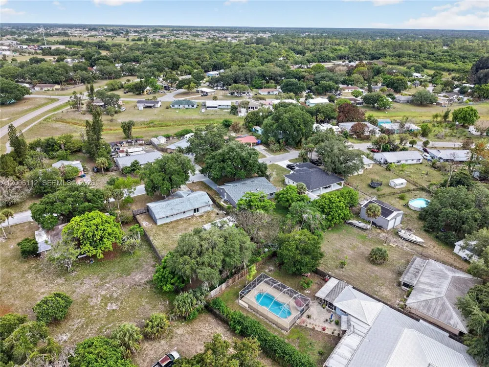 4030 SCHOOL CIR La Belle, FL 33935