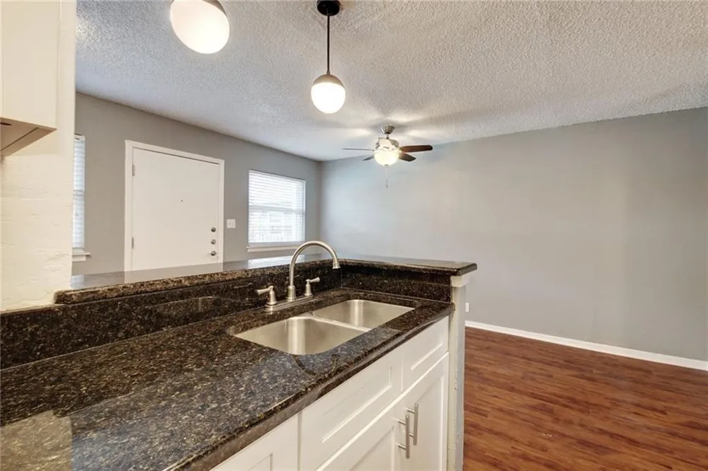 2401 Manor Road #127 Austin, TX 78722