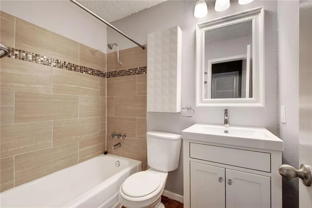 2401 Manor Road #127 Austin, TX 78722