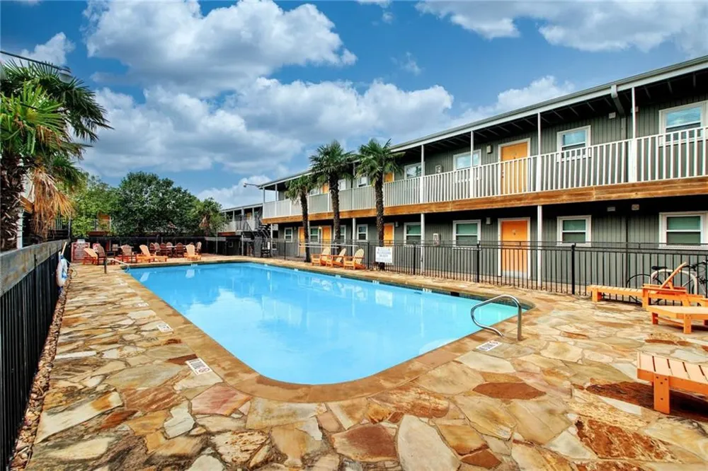 2401 Manor Road #127 Austin, TX 78722