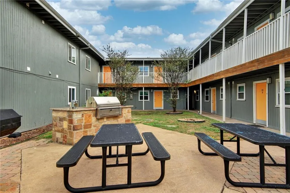 2401 Manor Road #127 Austin, TX 78722