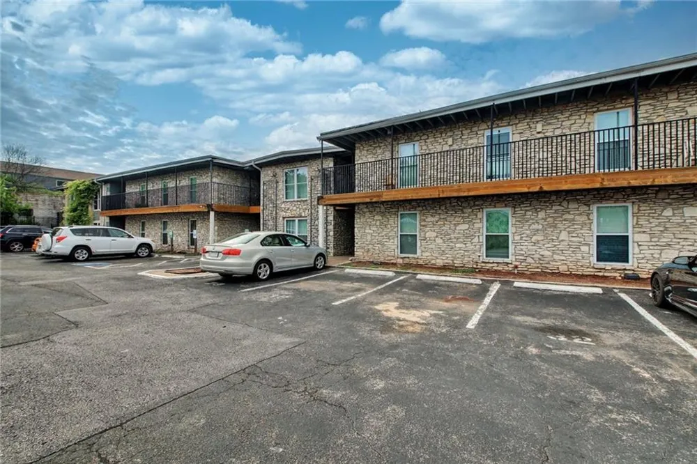 2401 Manor Road #127 Austin, TX 78722
