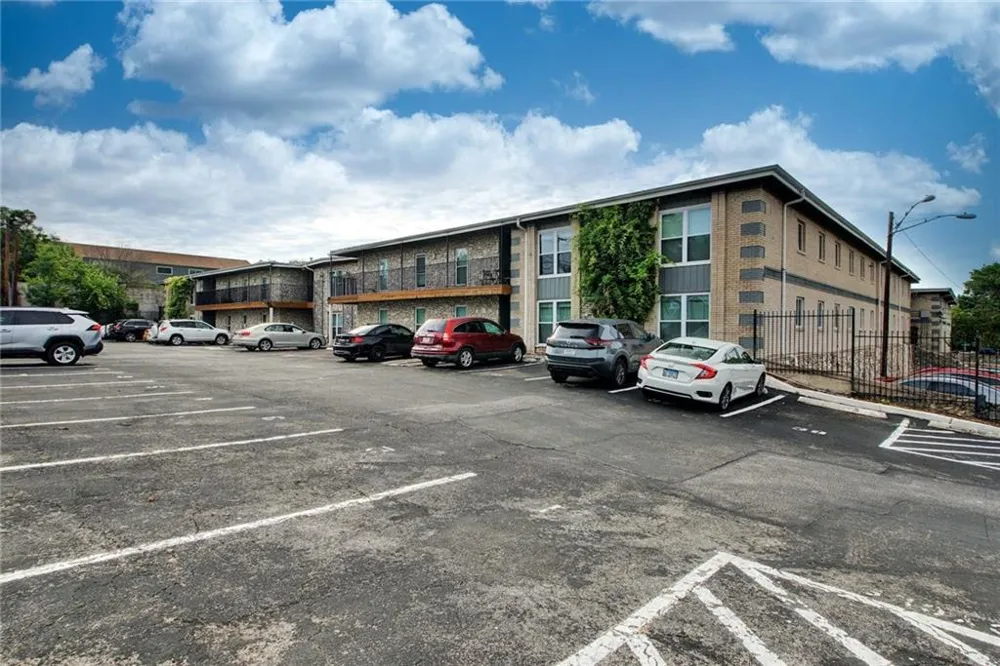 2401 Manor Road #127 Austin, TX 78722