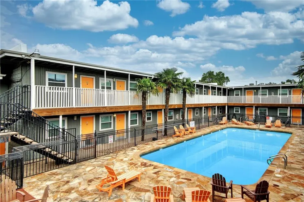 2401 Manor Road #127 Austin, TX 78722