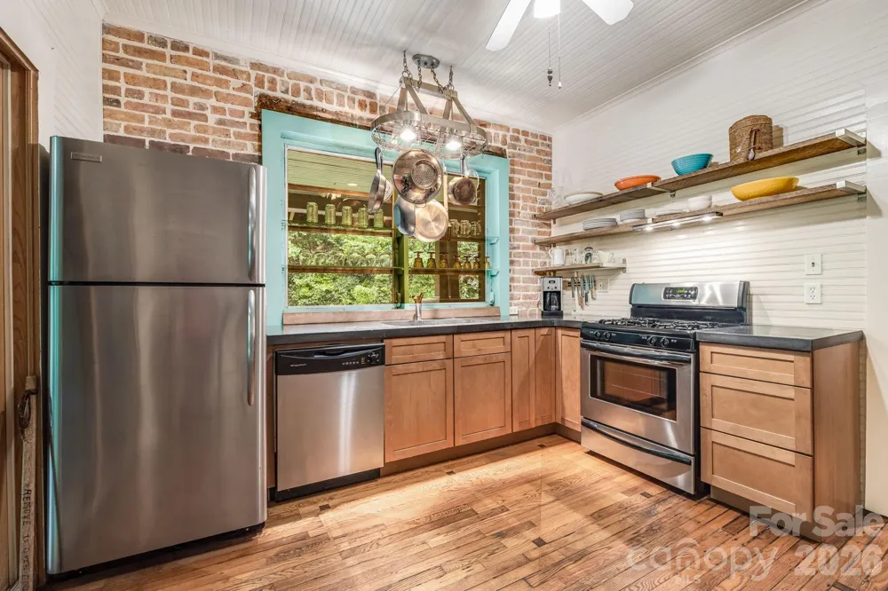 257 Henderson Drive Hot Springs, NC 28743