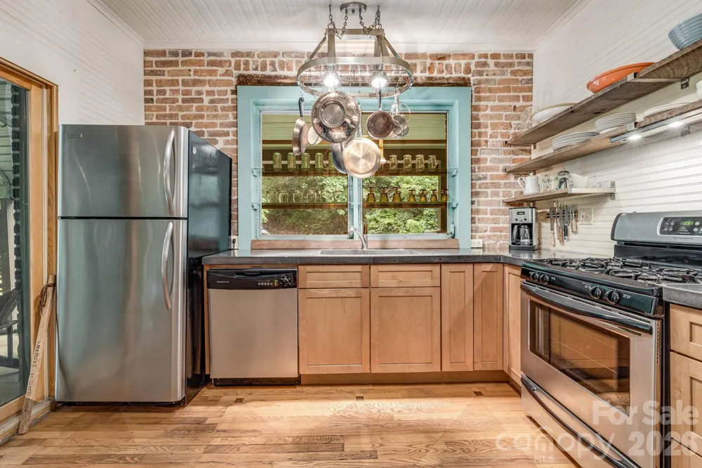 257 Henderson Drive Hot Springs, NC 28743