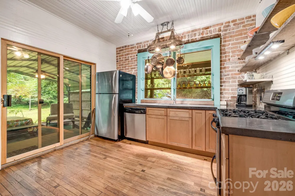 257 Henderson Drive Hot Springs, NC 28743