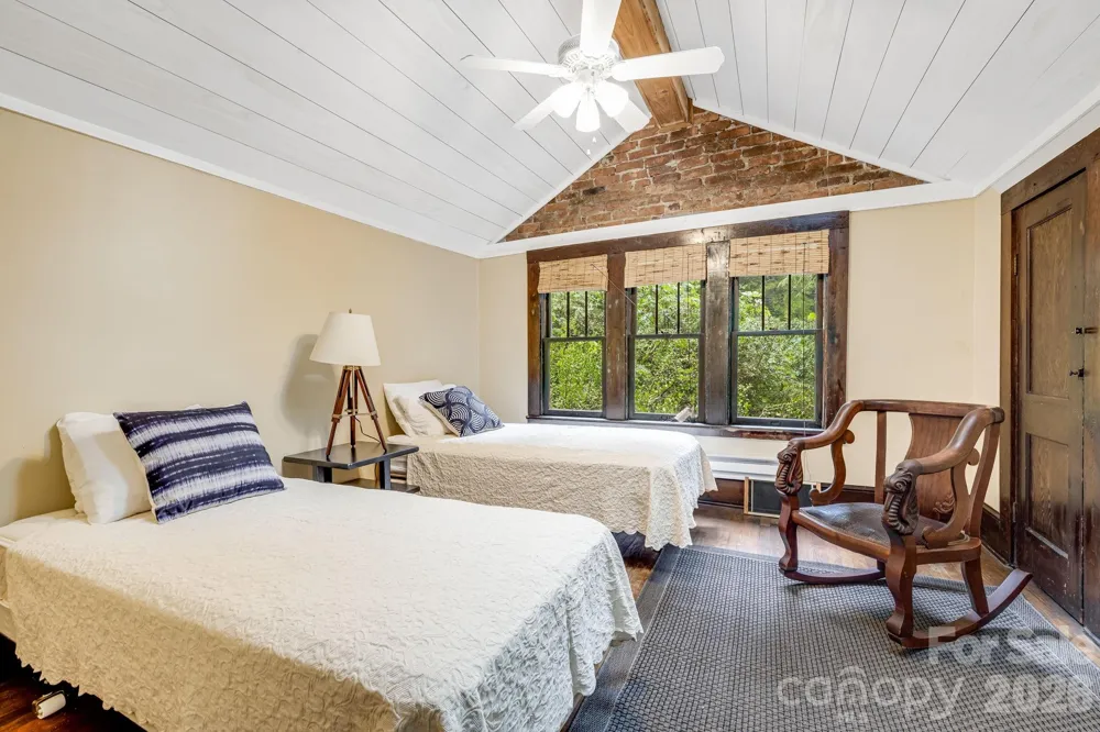 257 Henderson Drive Hot Springs, NC 28743