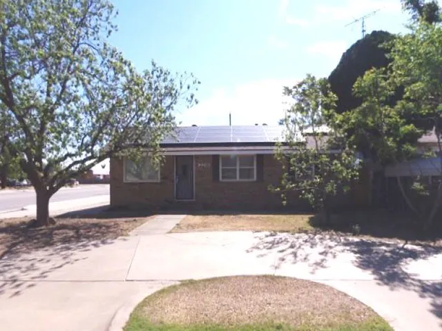2218 Joliet Street Plainview, TX 79072