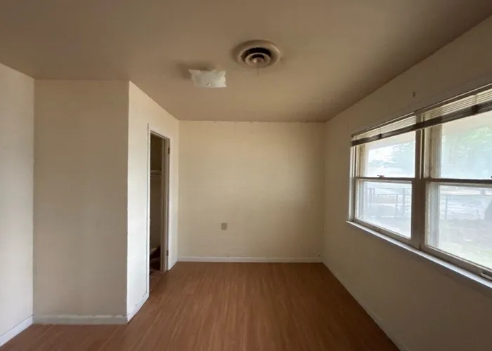 2218 Joliet Street Plainview, TX 79072