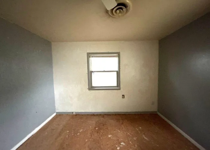 2218 Joliet Street Plainview, TX 79072