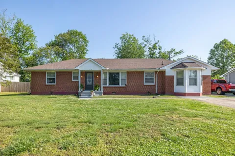 218 Admiral Cir