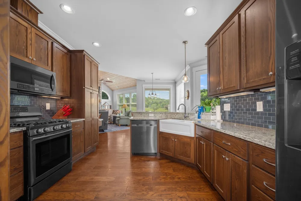 50 Bill Edde Rd Belvidere, TN 37306
