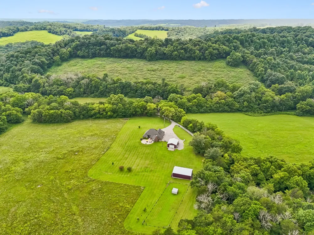 50 Bill Edde Rd Belvidere, TN 37306