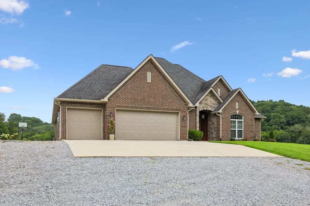 50 Bill Edde Rd Belvidere, TN 37306