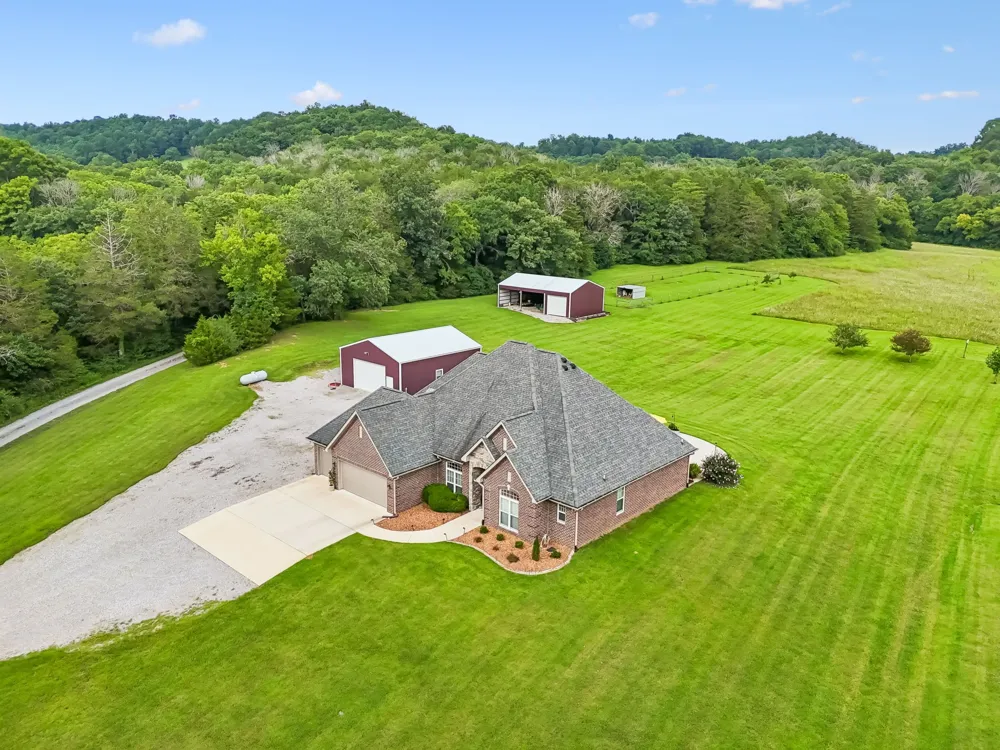 50 Bill Edde Rd Belvidere, TN 37306