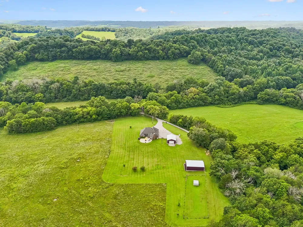 50 Bill Edde Rd Belvidere, TN 37306