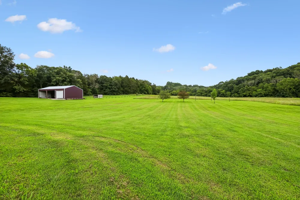 50 Bill Edde Rd Belvidere, TN 37306