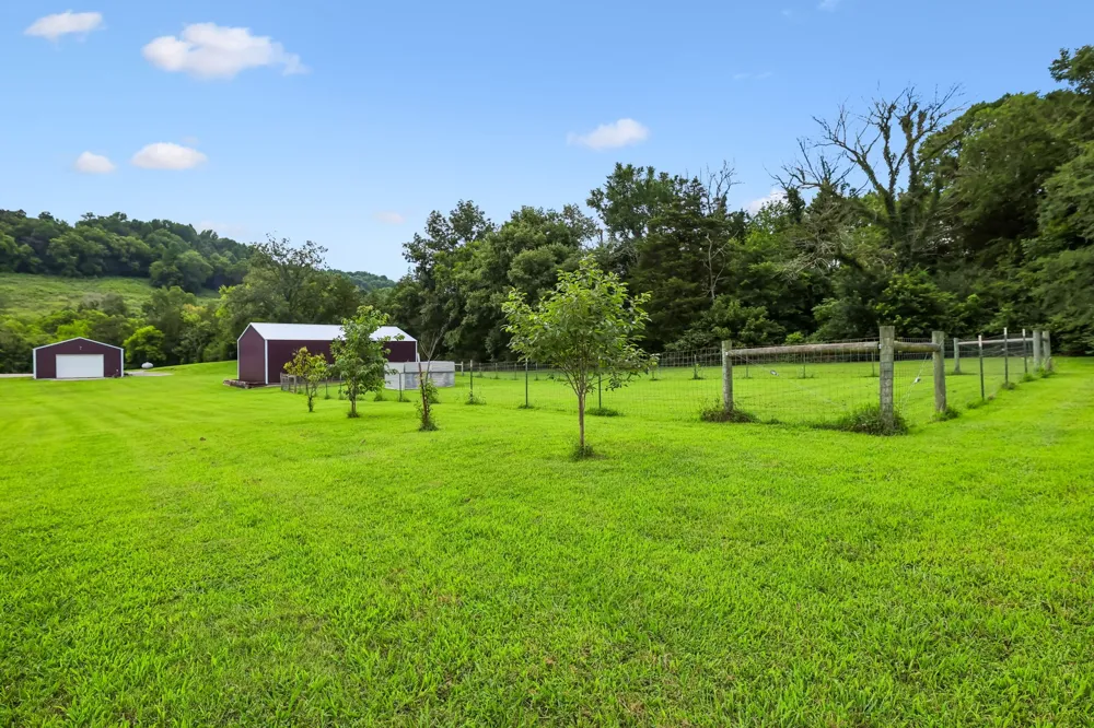 50 Bill Edde Rd Belvidere, TN 37306