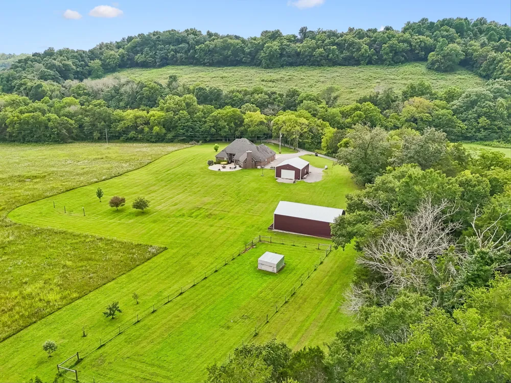 50 Bill Edde Rd Belvidere, TN 37306
