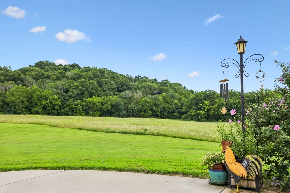 50 Bill Edde Rd Belvidere, TN 37306