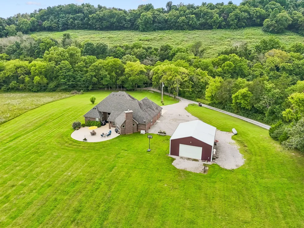 50 Bill Edde Rd Belvidere, TN 37306