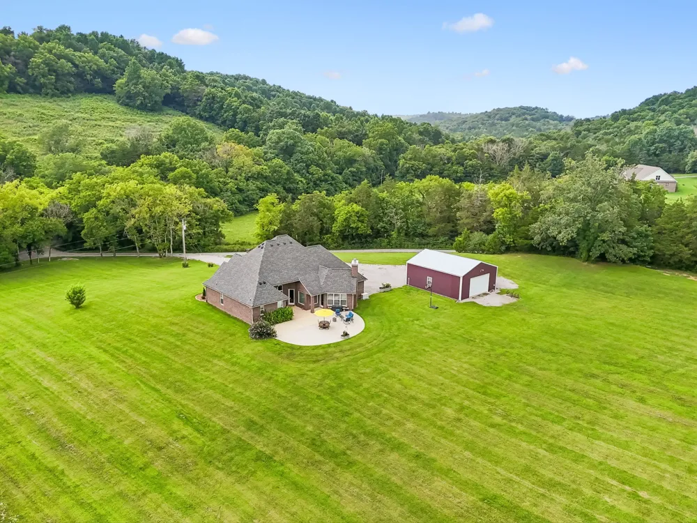 50 Bill Edde Rd Belvidere, TN 37306