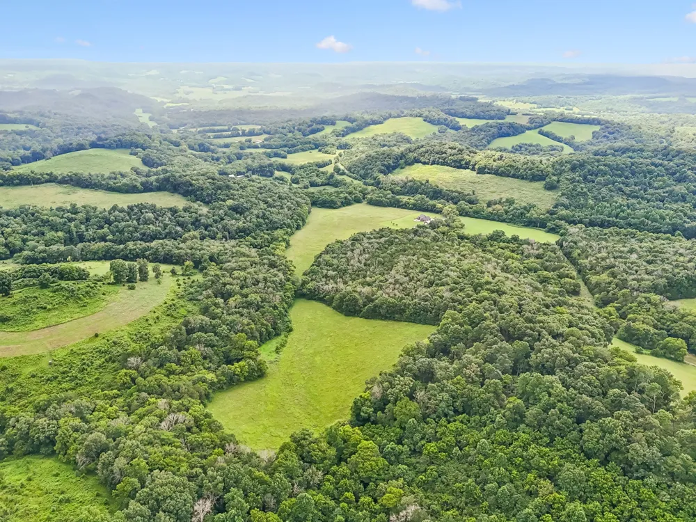 50 Bill Edde Rd Belvidere, TN 37306
