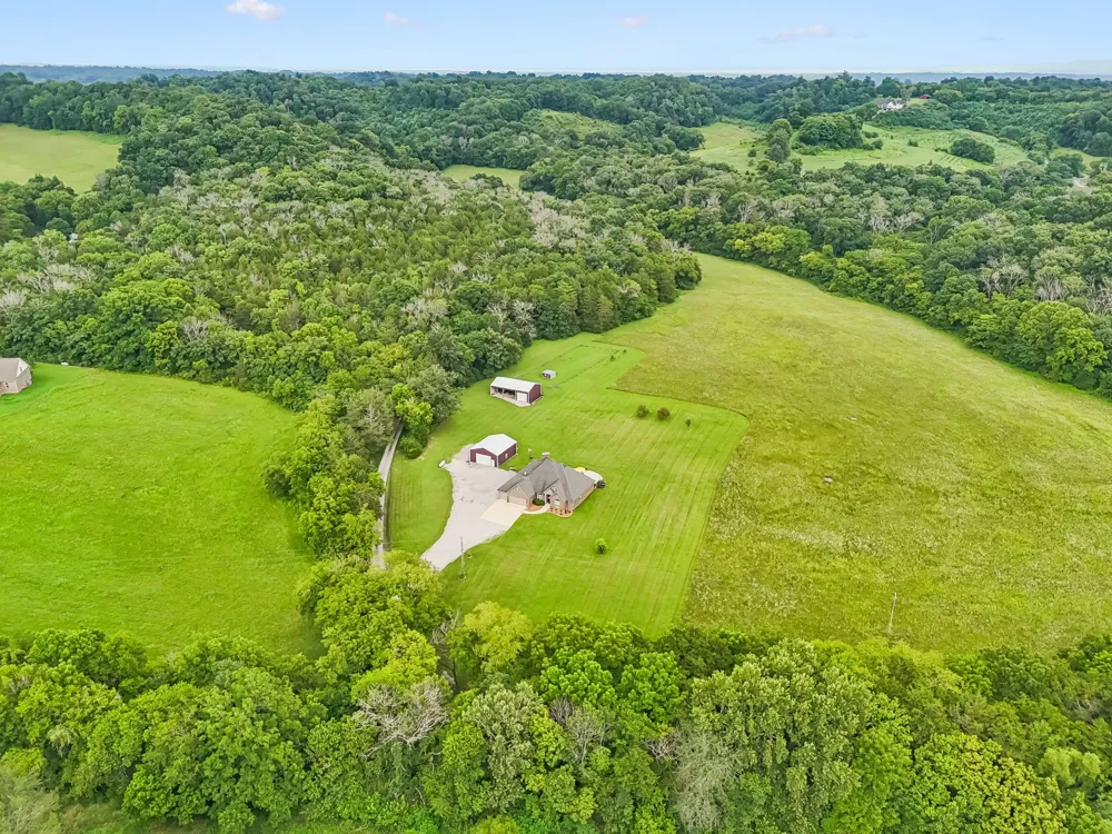 50 Bill Edde Rd Belvidere, TN 37306