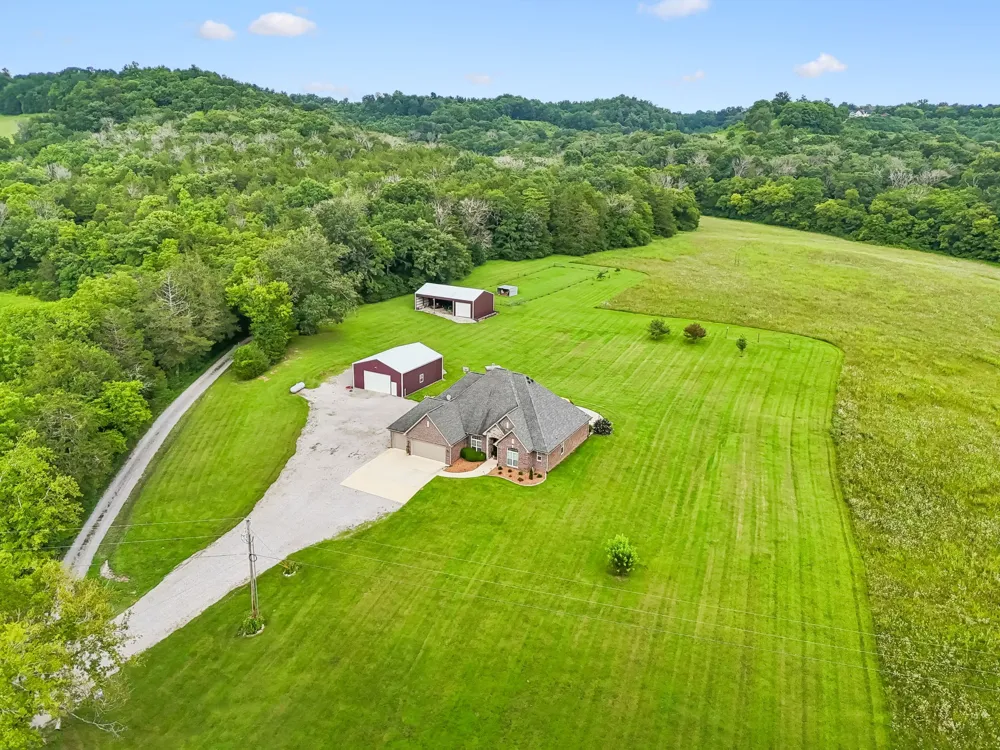 50 Bill Edde Rd Belvidere, TN 37306